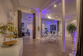 Unique Space near Champs-Elysées - Image 13