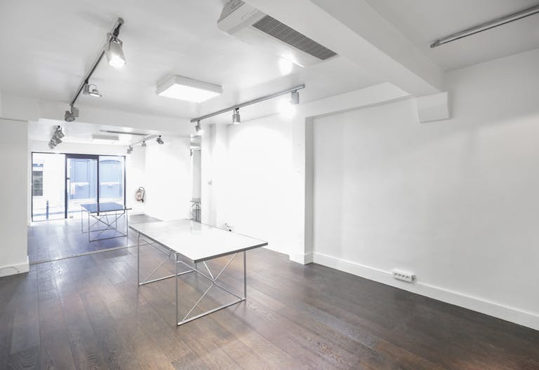 Gorgeous Boutique in Le Marais - Image 3