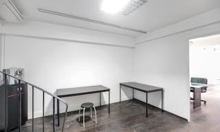 Gorgeous Boutique in Le Marais - Image 8