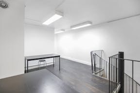 Gorgeous Boutique in Le Marais - Image 13