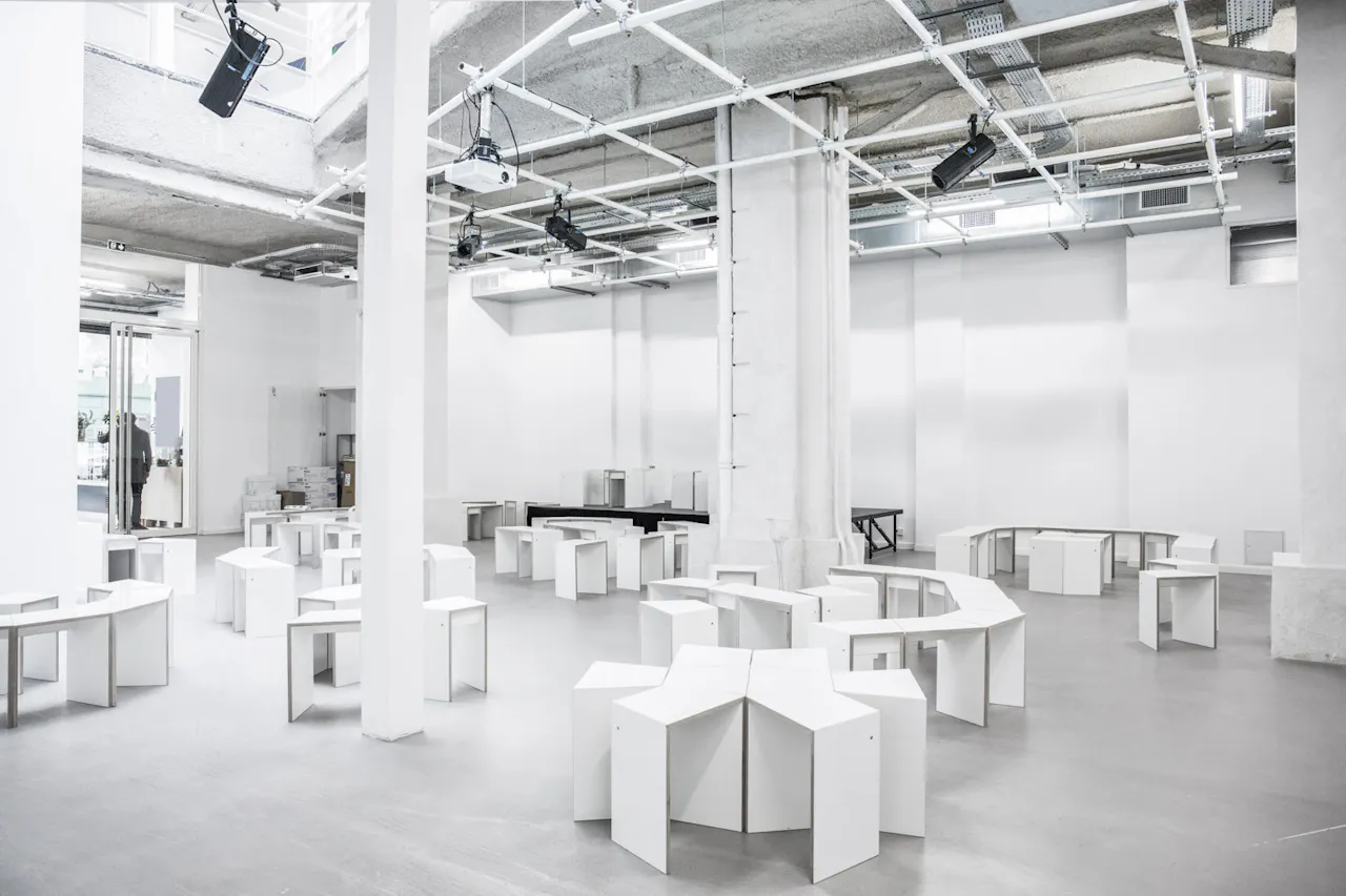 Unique Space in the 2nd District of Paris - Image 0