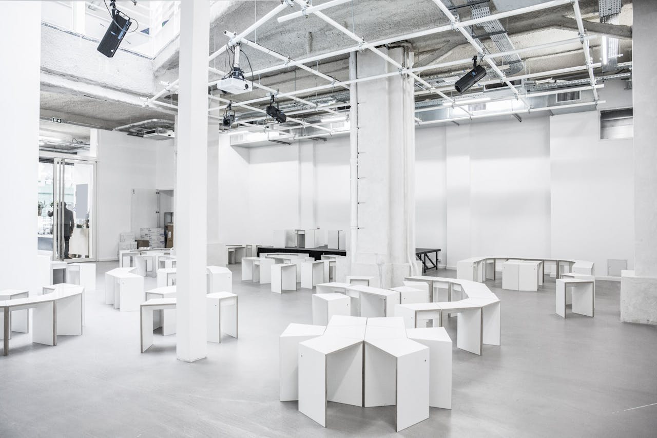 Unique Space in the 2nd District of Paris - Image 0