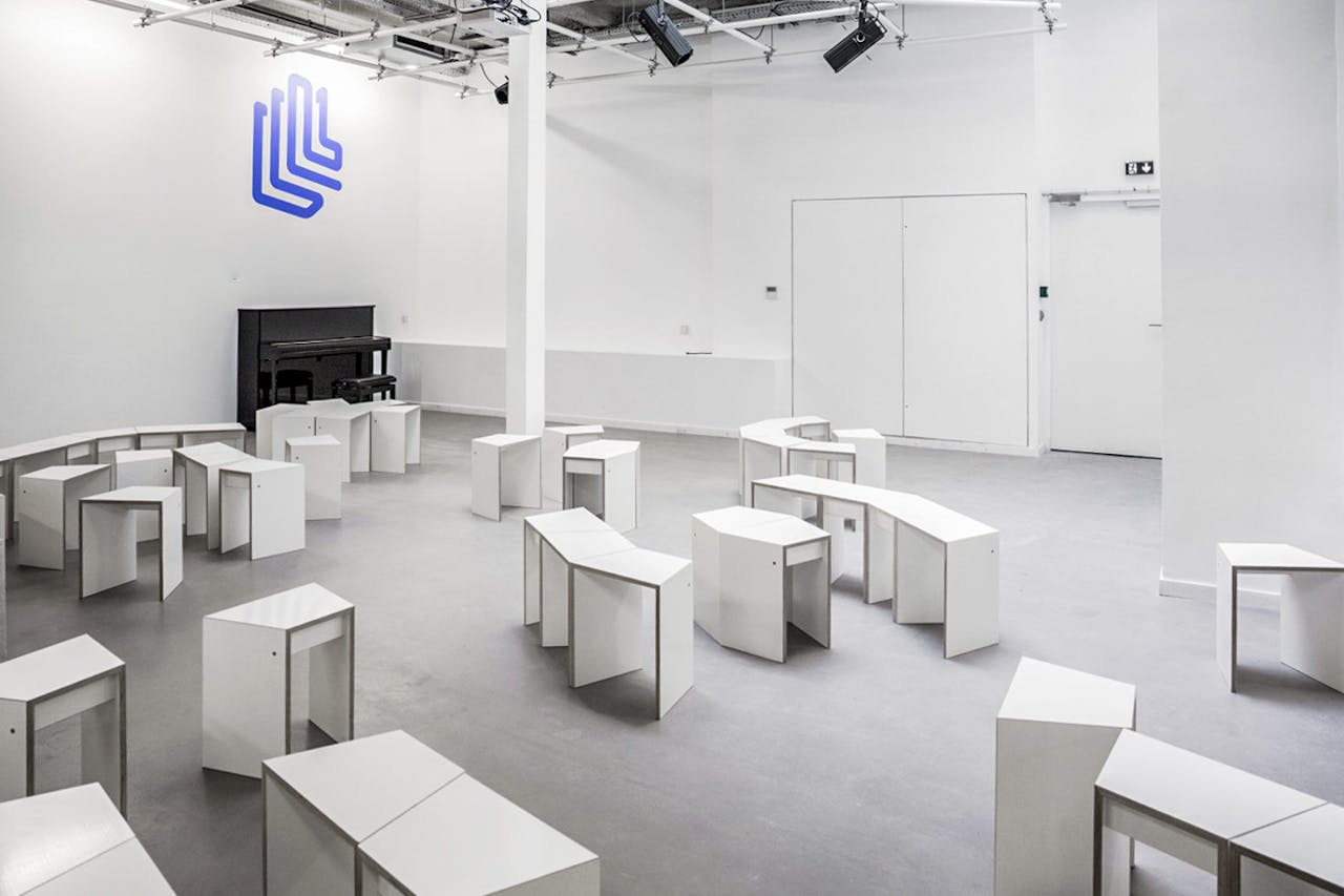 Unique Space in the 2nd District of Paris - Image 1