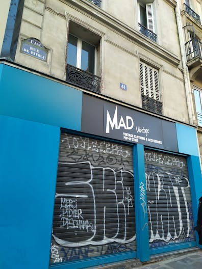 Beautiful Boutique near Palais Royal - Image 2