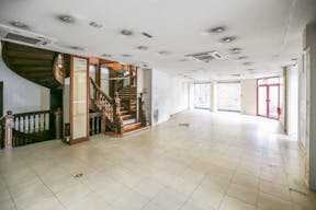 Beautiful Boutique near Palais Royal - Image 4