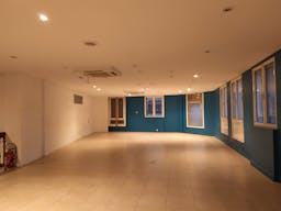 Beautiful Boutique near Palais Royal - Image 8