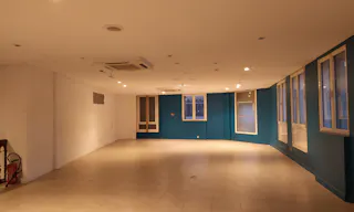 Beautiful Boutique near Palais Royal - Image 8
