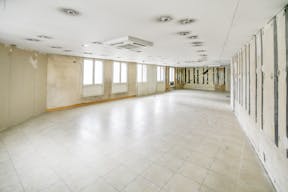 Beautiful Boutique near Palais Royal - Image 9