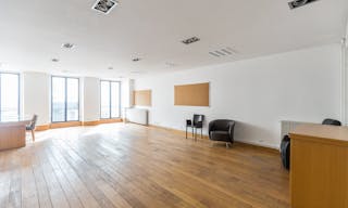 Office / Showroom for Rent - Paris Le Marais - Image 17