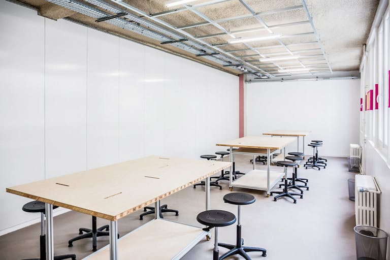 Pretty Space near République - Image 1