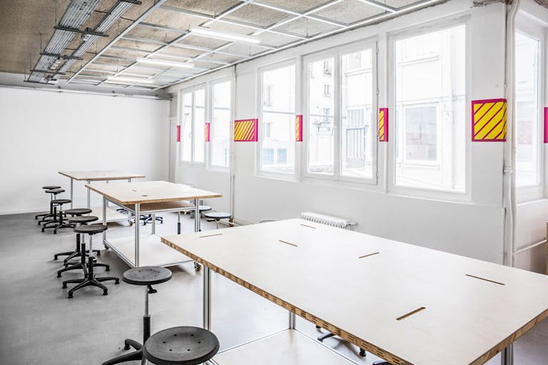 Pretty Space near République - Image 2