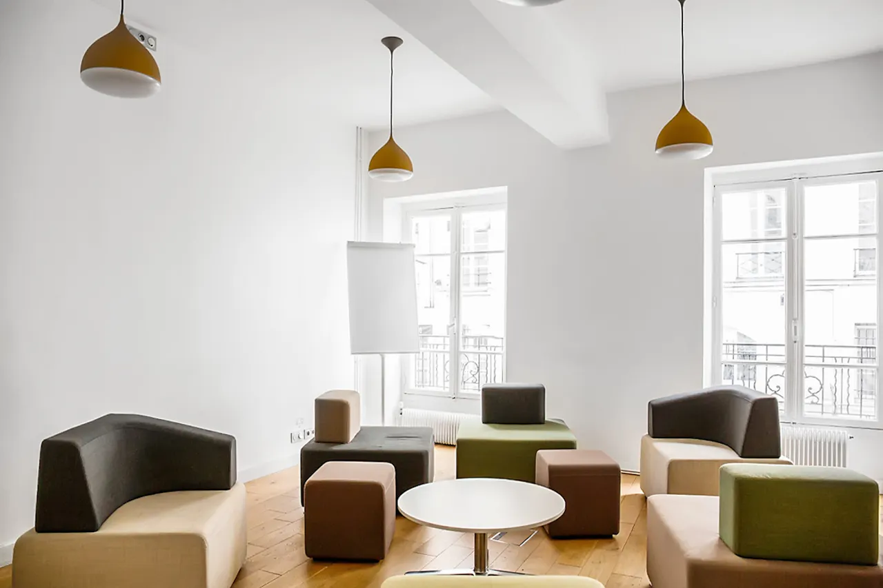 Beautiful Space near République - Image 1