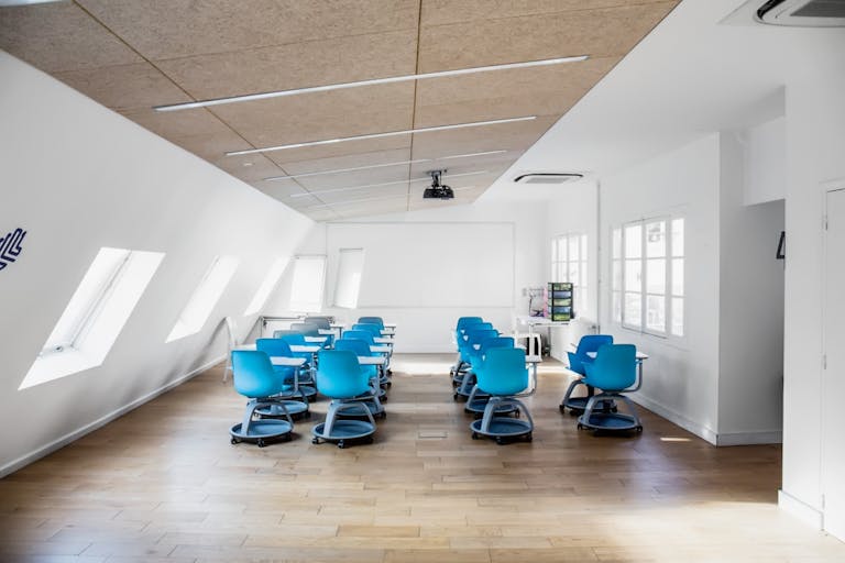 Sophisticated Space Near Republique - Image 3