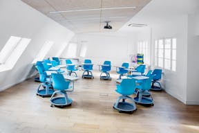 Sophisticated Space Near Republique - Image 4