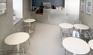 Coffee shop - Face au palaoise du festival - Image 3
