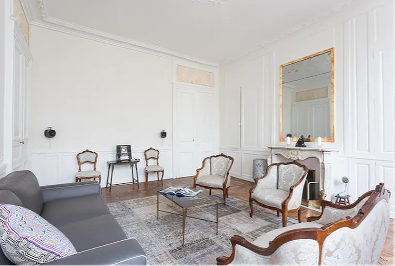 Clean Apartment in the Heart of Le Marais - Image 1