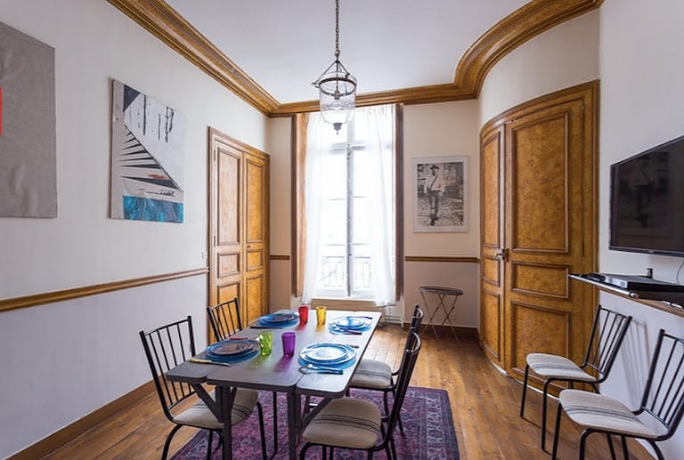 Clean Apartment in the Heart of Le Marais - Image 2
