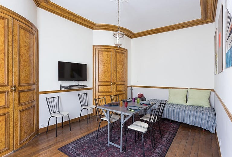 Clean Apartment in the Heart of Le Marais - Image 3