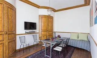 Clean Apartment in the Heart of Le Marais - Image 3