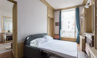Clean Apartment in the Heart of Le Marais - Image 4