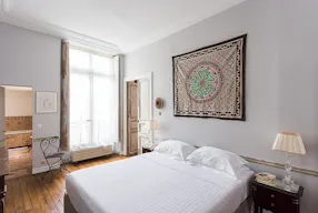Clean Apartment in the Heart of Le Marais - Image 5