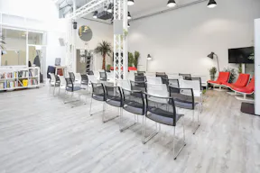 Unique Space in the 8th Arrondissement - Image 1