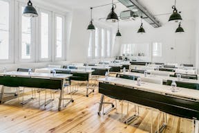 Unique Space in the 8th Arrondissement - Image 2