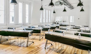 Unique Space in the 8th Arrondissement - Image 2