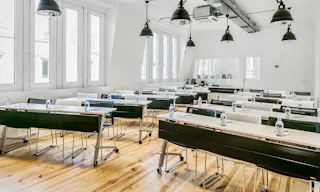 Unique Space in the 8th Arrondissement - Image 2