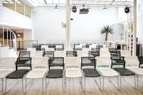 Unique Space in the 8th Arrondissement - Image 3