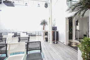 Unique Space in the 8th Arrondissement - Image 7