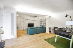 Unique Space in the 8th Arrondissement - Image 14