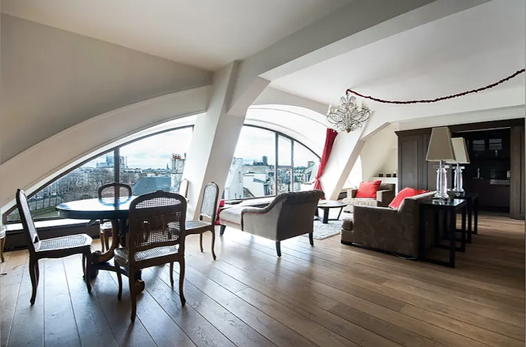 Beautiful Space with a View - Image 0