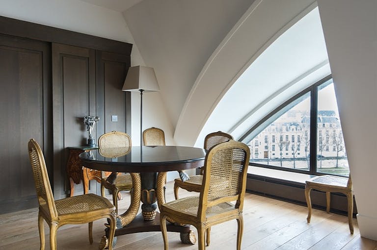 Beautiful Space with a View - Image 3