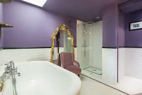 Beautiful Space with a View - Image 7