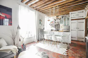 Charming Space House in Le Marais - Image 2