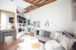 Charming Space House in Le Marais - Image 10