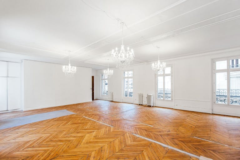 Haussmannian Apartment in Bastille - Image 1