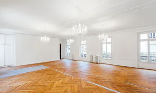 Haussmannian Apartment in Bastille - Image 1