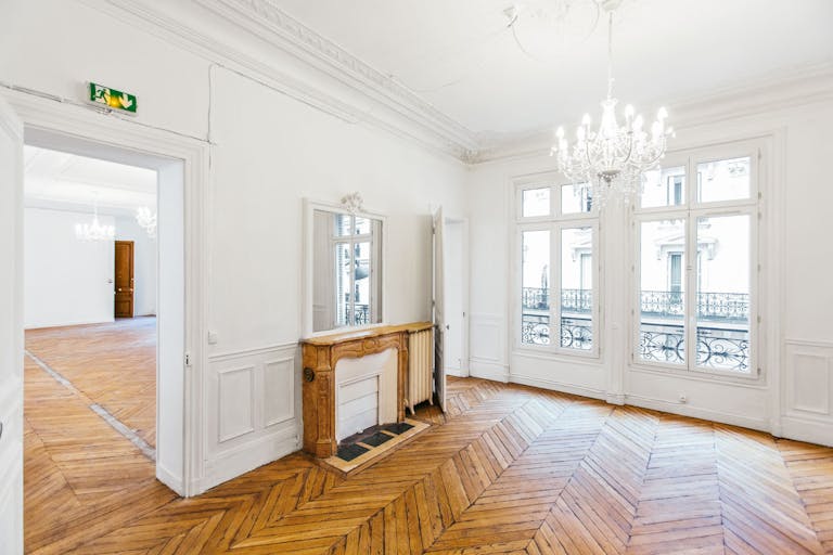 Haussmannian Apartment in Bastille - Image 2