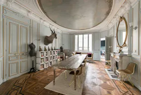 Bourgeois Apartment Near Opera - Image 2