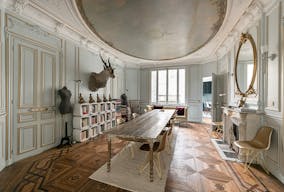 Bourgeois Apartment Near Opera - Image 2