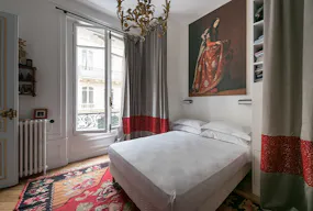 Bourgeois Apartment Near Opera - Image 8