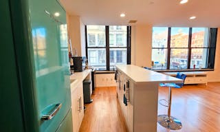 Entire Floor in SOHO with 2 extra rooms! - Image 45