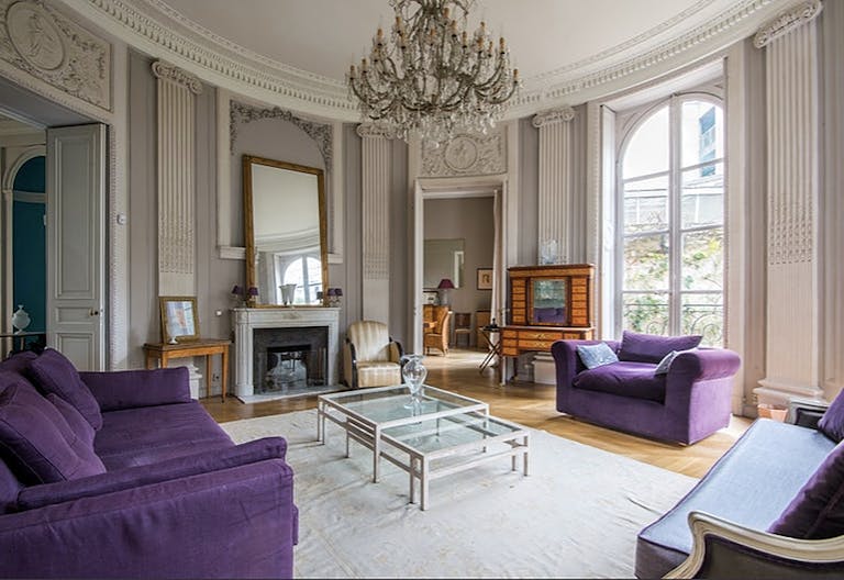 Sophisticated Apartment in the 10th District - Image 2