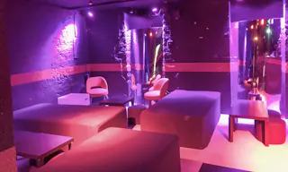 One-of-a-Kind Space near Le Marais - Image 8