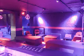 One-of-a-Kind Space near Le Marais - Image 12