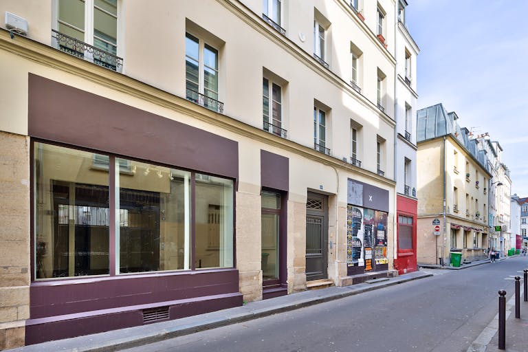 Gorgeous Boutique near Bastille - Image 1