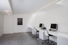 Sophisticated Gallery in Le Marais - Image 3