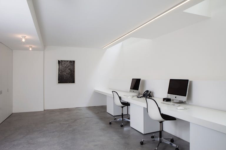 Sophisticated Gallery in Le Marais - Image 3